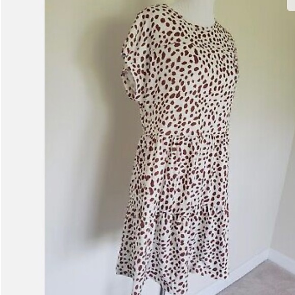 CHOUYATOU Dresses & Skirts - CHOUYATOU! Beige/brown leopard print dress. Cap sleeves. Size M. Fully l…